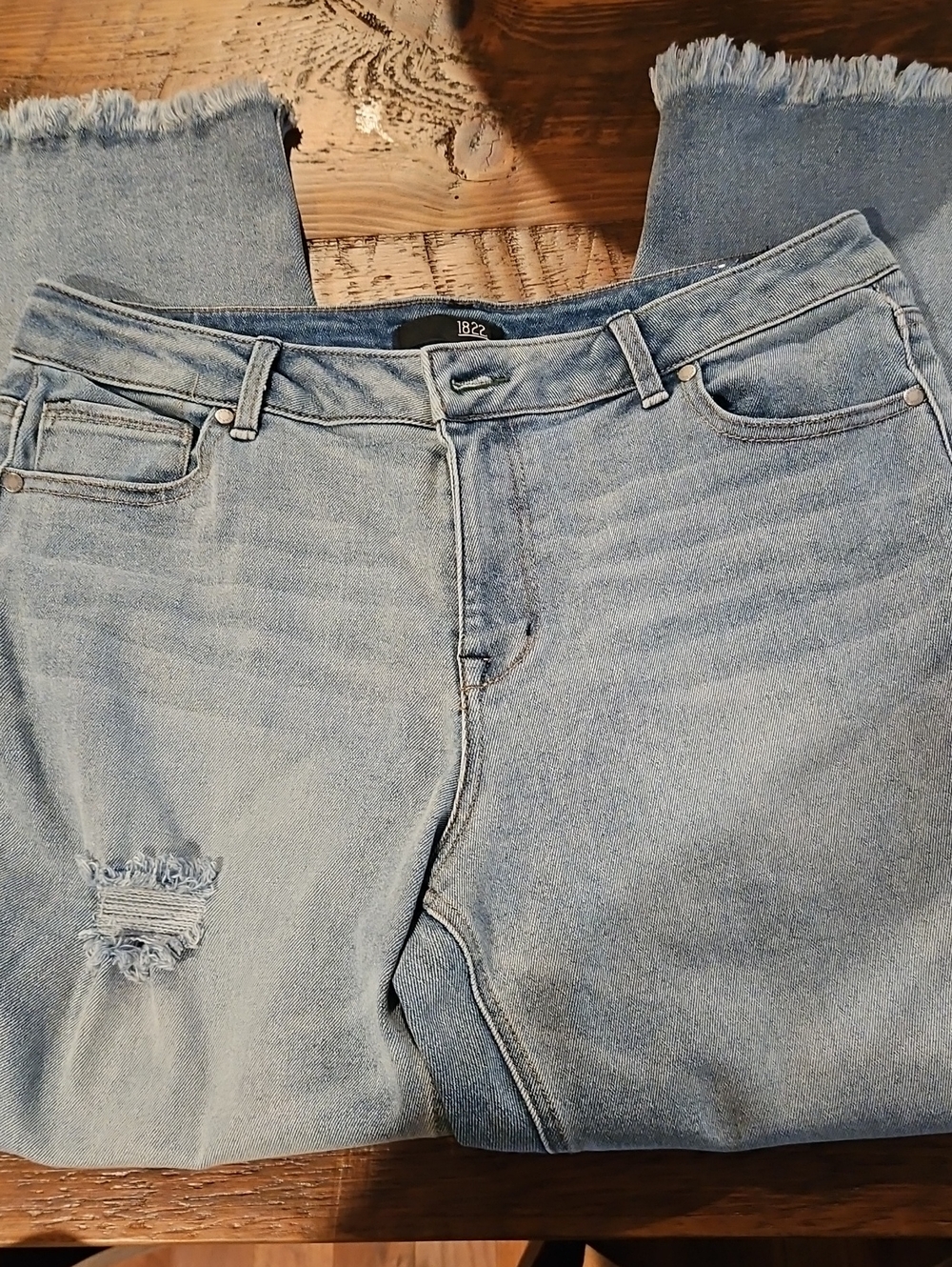 1822 Denim Light Blue Distressed Women’s Jeans